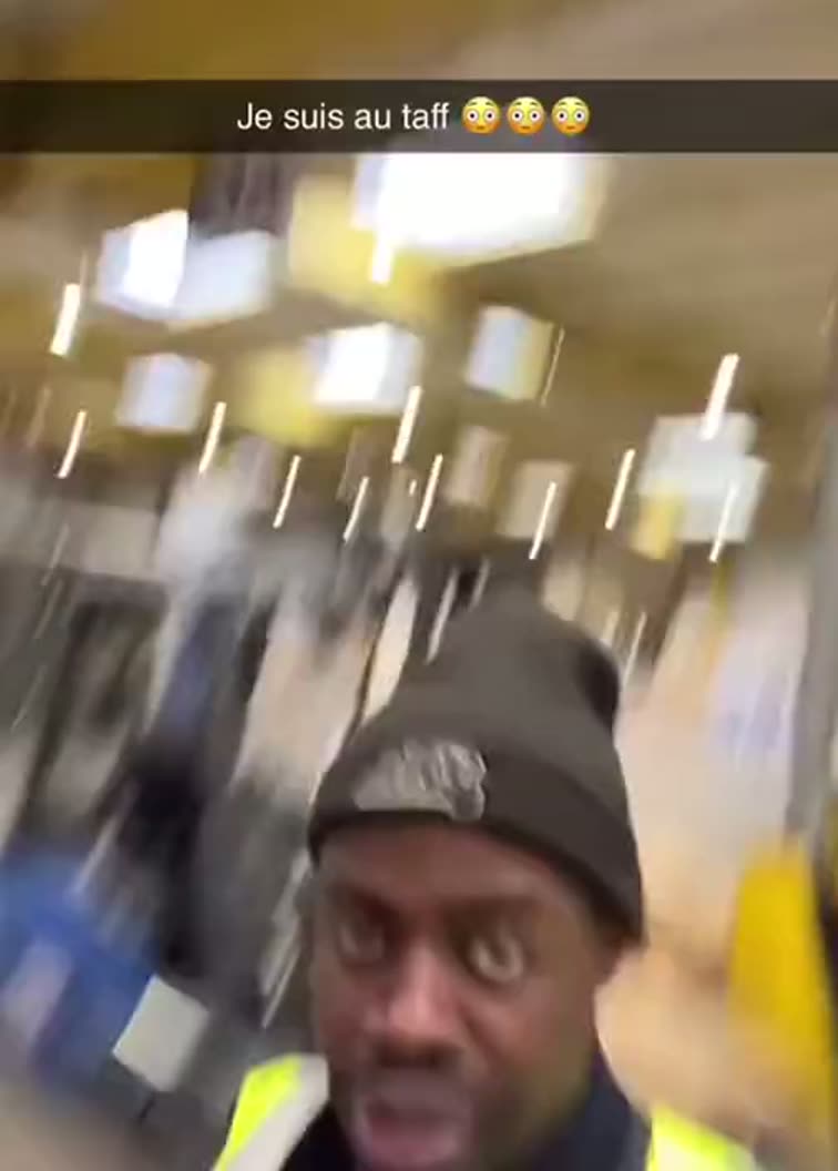 T'es où ? J'suis au boulot là
