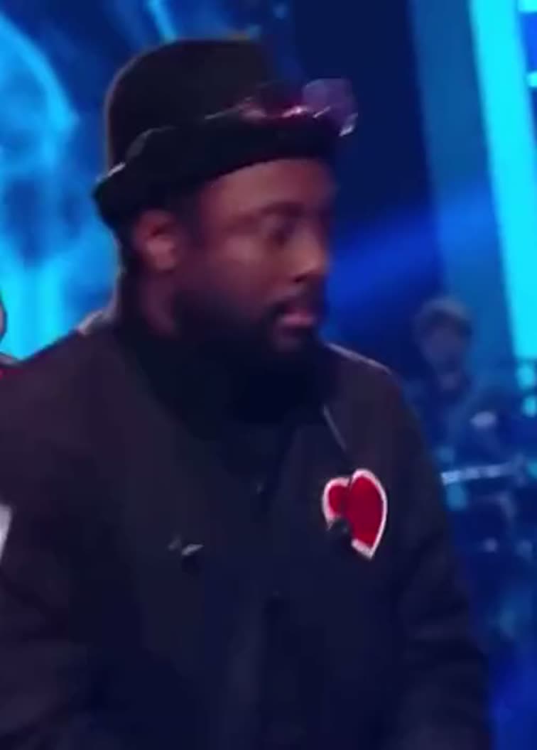 Le coach qui hésite sur le buzzer
